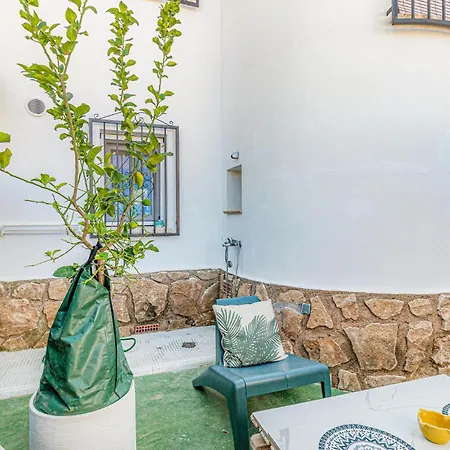 3 Bedroom Lovely In Holiday home